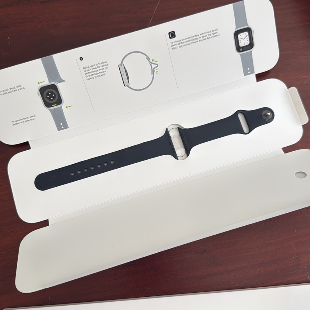 2 APPLE watch bands - Picture 8 of 10